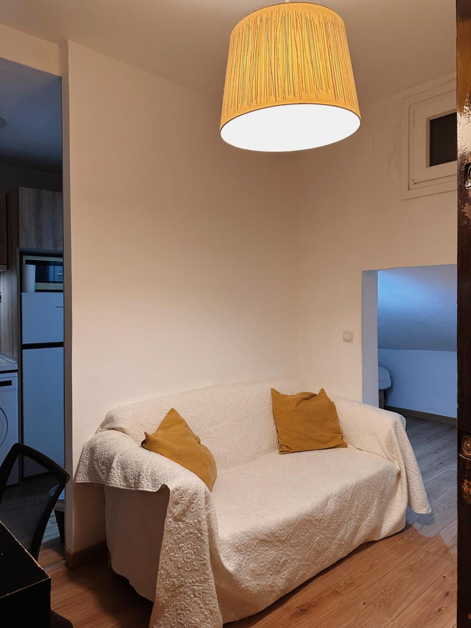 Apartament Buhardilla En Lavapies Cerca De Atocha Madrid