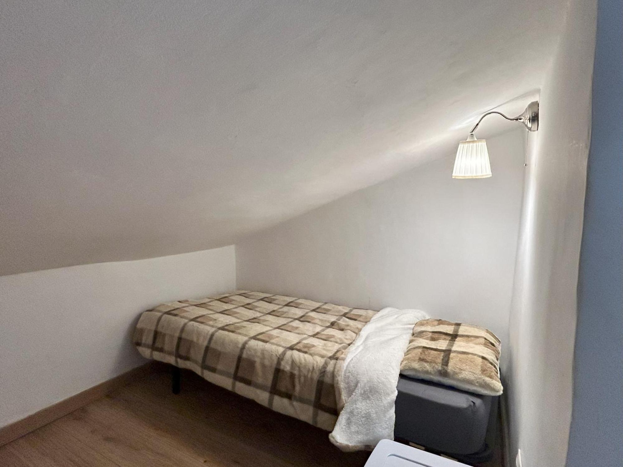 Buhardilla En Lavapies Cerca De Atocha Appartement